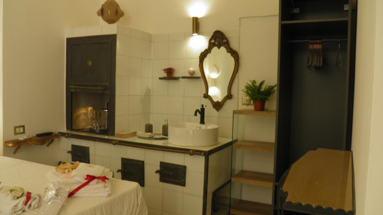 La Dimora Di Re Idomeneo Bed & Breakfast Lecce Exterior photo